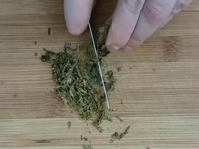 измельчаем прополис