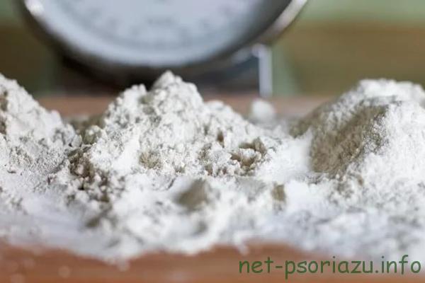 Примочки из муки и крахмала при псориазе