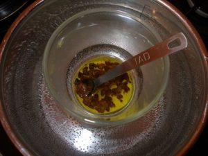 Приготовление масла с прополисом