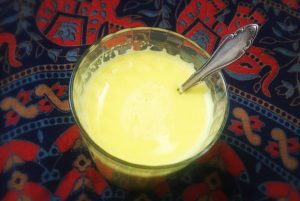 Жир с молоком и медом