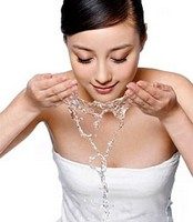 Оно захватывает все большие участки кожи