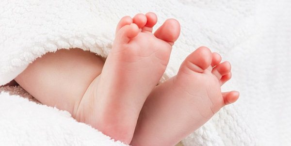Что делать если у ребенка трескается и шелушится кожа на ногах