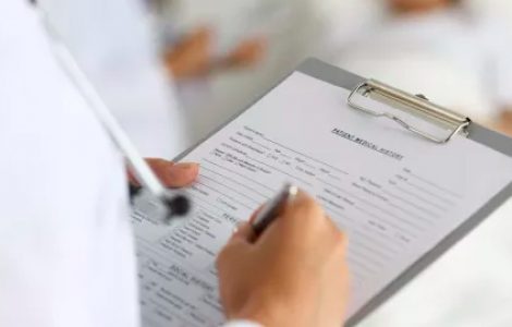 Особенности мужского псориаза: признаки, причины появления, лечение