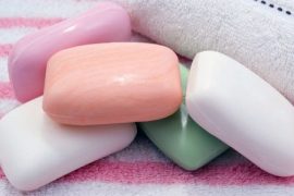 Какое мыло оказывает лечебный эффект при псориазе?