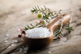Морская соль при псориазе — как принимать ванны с солью при псориазе
